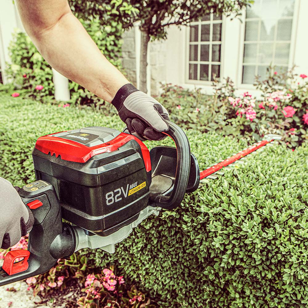 82V MAX* CORDLESS HEDGE TRIMMER